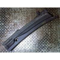 Накладка декоративная (дождевик) перед. правая Honda Element 2003 74220-SCV-A00