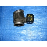патрубок воздушного фильтра SUZUKI ESCUDO TX92W 13881-52D10