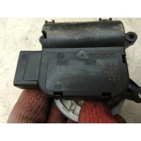 Моторчик заслонки отопителя volkswagen Passat CC 2008- 0132801362
