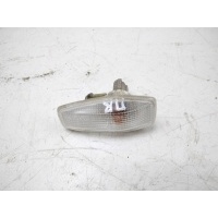 Повторитель поворотов в крыло правый kia Sorento (BL) 2003-2009 923043B110