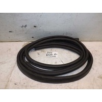 Уплотнитель багажника renault Duster 2012> 908300023R