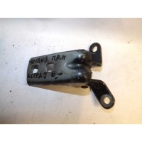 Петли двери передней правой opel (Опель) Astra J 2010-2015 13501717