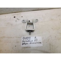 Петля двери багажника правая skoda Octavia 1Z5827302D