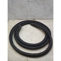 Уплотнитель багажника renault Duster 2012> 908300023R