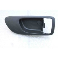 Накладка ручки внутренней передней правой
двери Mazda 3 (BK) 2002-2009 GJ6A58303B02