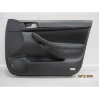 Обшивка передней правой двери TOYOTA AVENSIS 2004 6701005140B0..
