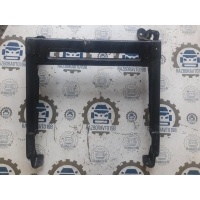 Кронштейн сидения Audi Q7 4L 2012 7l0881677G