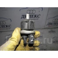 клапан вакуумный VW Golf V 2003-2009 2006 06d133517b