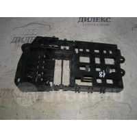 корпус блока предохранителей Audi A6 (C6 4F) 2004-2011 2005 4F0971845