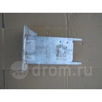 кронштейн усилителя переднего бампера Audi A4 (B8) 2007-2015 2009 8K0807133D