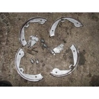 колодки ручного тормоза к-кт VW Touareg 2002-2010 2003 7L0698545A