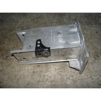 кронштейн усилителя переднего бампера Audi A4 (B8) 2007-2015 2013 8K0807133D