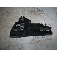 кронштейн ручки Audi Q5 2010 8T2837886B