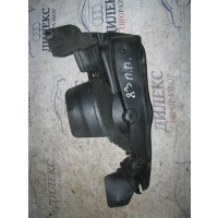 пыльник Audi Q5 2010 8R0805700