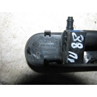 форсунка омывателя лобового стекла Audi Q5 2011 8R0955988B