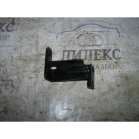 кронштейн Audi Q5 2011 8R0807333