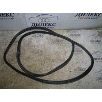 уплотнитель багажника Audi Q5 2011 8R0827705E