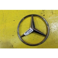 Эмблема решетки радиатора Перед. Mercedes ML, GL, GLC W166, X166, X253 2012-2020 A0008172116
