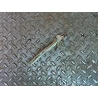 Петля капота Volkswagen Bora 2000 1J0823302A