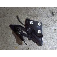 Петля капота правая Volkswagen Touareg 2002-2007 2006 7L6823301B