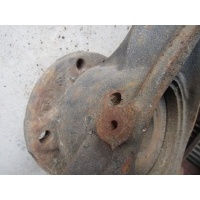 ступица передняя левая Volkswagen Touareg 2003 7L0407257A