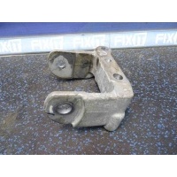 Кронштейн подушки двигателя mitsubishi Galant Fortis CY3A MN101441