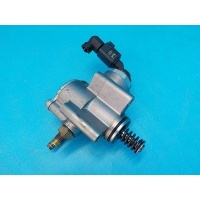 Топливный насос высокого давления (ТНВД) VOLKSWAGEN Passat B6 2005-2009 03C127025R