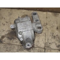 Подушка крепления двигателя Volkswagen Golf Plus 5 2006 1K0199262AT