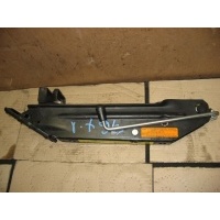 Домкрат Volkswagen Touareg 1 2005 7L0011031B