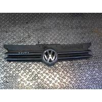 Решетка радиатора Volkswagen Golf 4 1997-2005 1J0853655G 01C