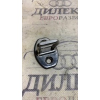 ответная часть замка двери VW Passat (B6) 2005-2010 2007 3C0837033B