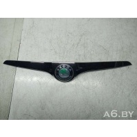 Решетка капота Skoda Fabia 2 2008 5J0853633