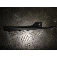 Накладка петли капота 14- / Sandero 14- R б\у арт. 668223701R