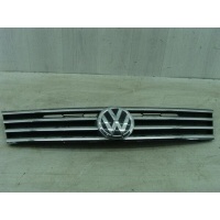 Решетка радиатора Volkswagen Touareg II Рест. (2014-2018) 7P6853651LZLL