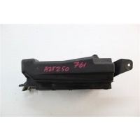 блок предохранителей Toyota Avensis AZT250W 2004 8274105030