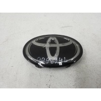 Эмблема решетки радиатора Toyota RAV4 CA40 Restail