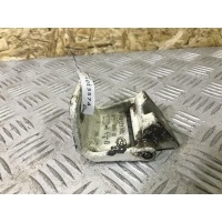 Петля крышки багажника Volkswagen Transporter T4 1998 701 827 154 A