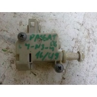 Замок двери Volkswagen Passat (B6) 2005-2010 3C0810773