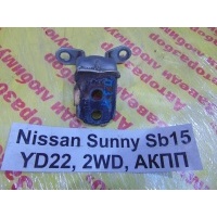 Крепление двери задн. прав. нижн. Nissan Sunny SB15 FB15 2001 824203J100