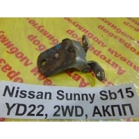 Крепление двери перед. лев. верх. Nissan Sunny SB15 FB15 2001 824203J100