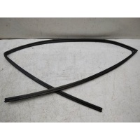 Уплотнитель стекла двери передней левой toyota Auris (E150) 2006-2012 6815102100