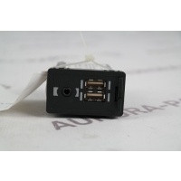 Адаптер USB, AUX Lexus NX 200 Z10, AYZ10, AYZ15, ZGZ10, ZGZ15, AGZ10, AGZ15 2014 8619011010