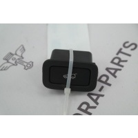 Кнопка закрывания крышки багажника Land Rover Discovery Sport L550 2014 LR040338