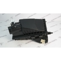 Корпус воздушного фильтра (4.4L DOHC DITC V8 Diesel) LH Land Rover Range Rover P400E L405 2012 LR095790