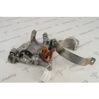 Кронштейн промежуточного вала 204DTD Land Rover Discovery Sport L550 2014 LR105296