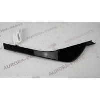 Накладка вертикальная задней двери (стойка C) RH Land Rover Discovery Sport L550 2014 LR058483
