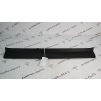 Накладка крышки багажника верхняя Land Rover Range Rover Evoque L538 2011 LR039107