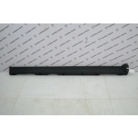 Накладка порога RH Land Rover Discovery Sport L550 2014 LR128586