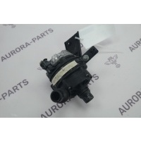 Насос охлаждающей жидкости Mercedes C-Klasse W205 2013 A0005002686