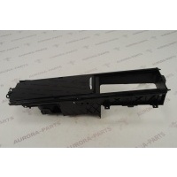 Подстаканник на центральном тоннеле Land Rover Discovery L462 2016 LR104906